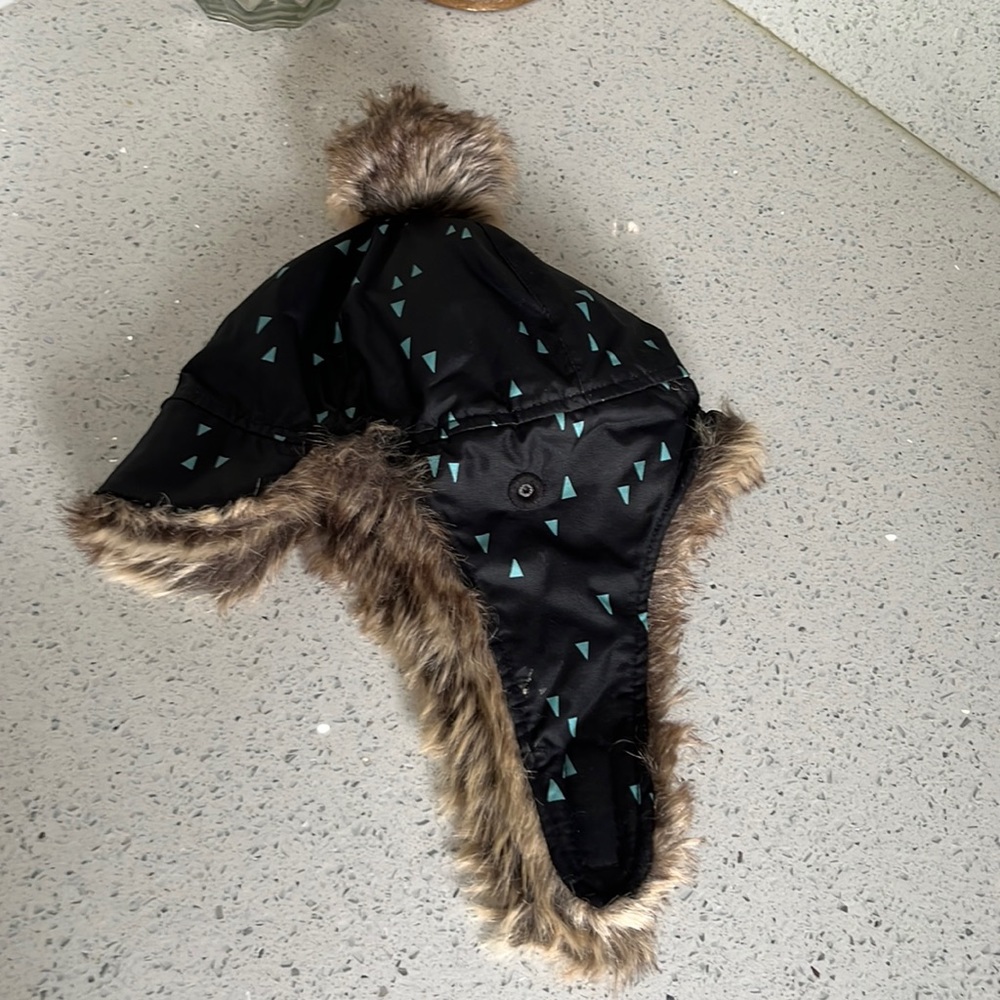Polarn O Pyret fur hat
